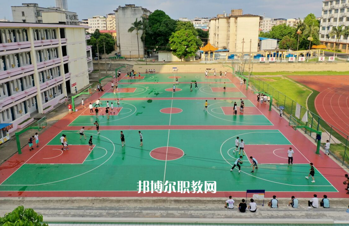文山衛(wèi)生學校2022年學費、收費多少