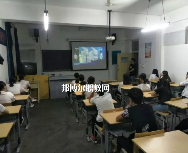 石家莊經(jīng)貿(mào)學(xué)校2022年報(bào)名條件、招生要求、招生對(duì)象