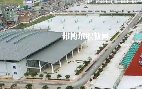紫云苗族布依族自治民族職業(yè)技術(shù)中學(xué)2022年報名條件、招生要求、招生對象