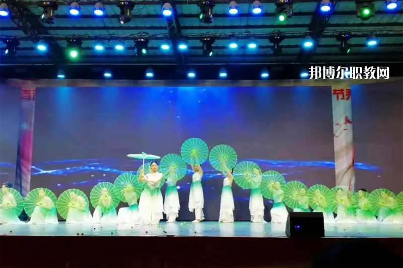 肇慶商務(wù)技工學(xué)校2022年學(xué)費、收費多少