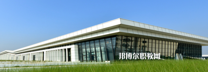 成都交通高級(jí)技工學(xué)校2022年學(xué)費(fèi)、收費(fèi)多少