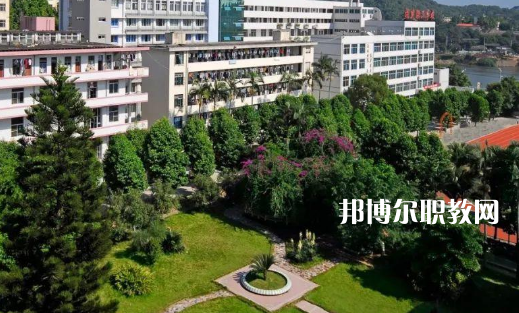 廣安第一職業(yè)技術(shù)學(xué)校2022年報名條件、招生要求、招生對象