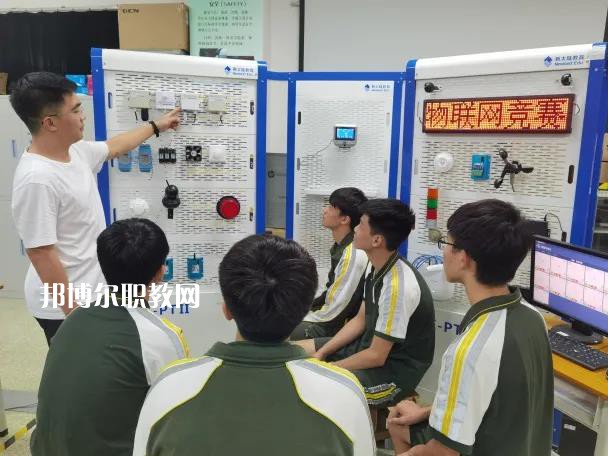 東莞商業(yè)學(xué)校2022年學(xué)費(fèi)、收費(fèi)多少