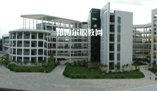 成都中醫(yī)藥大學(xué)附屬學(xué)校龍泉校區(qū)怎么樣、好不好