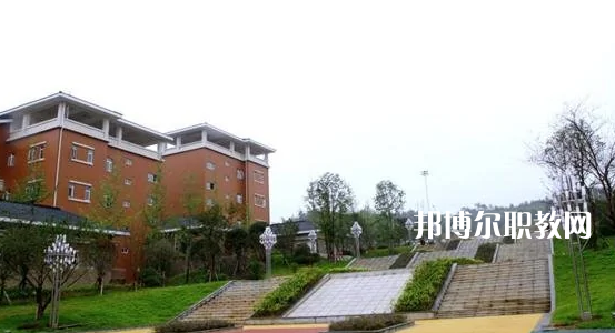 廣東新興中藥學(xué)校2022年報(bào)名條件、招生要求、招生對(duì)象