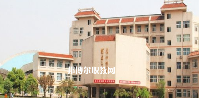 成都中醫(yī)藥大學(xué)附屬學(xué)校龍泉校區(qū)2022年報名條件、招生要求、招生對象