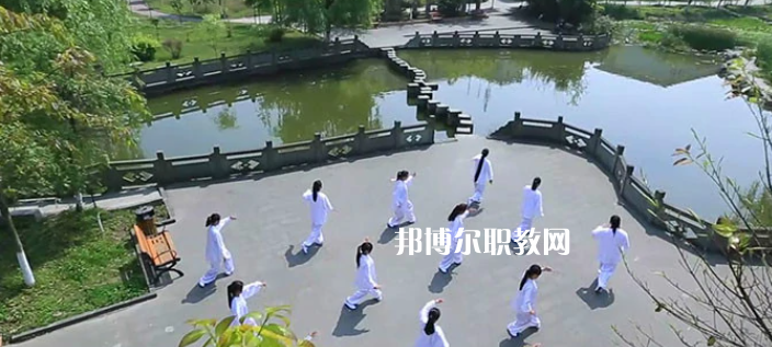 四川愛華學(xué)院怎么樣、好不好