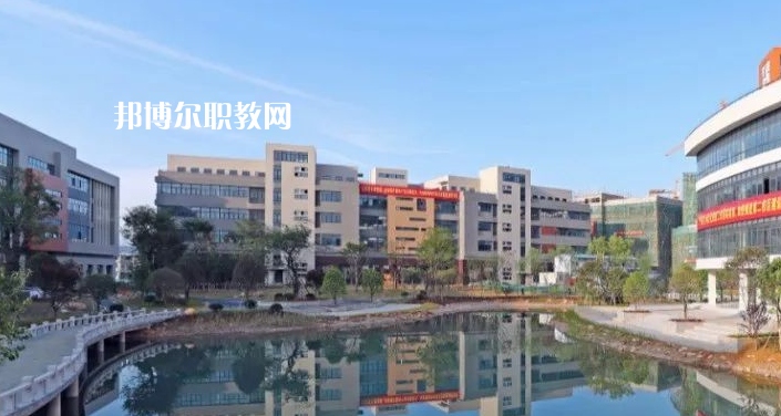 黔東南技師學(xué)院2022年報(bào)名條件、招生要求、招生對象