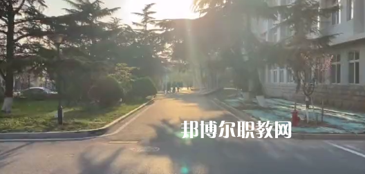 山東省青島衛(wèi)生學校2022年學費、收費多少