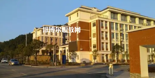 福建閩北衛(wèi)生學校2022年報名條件、招生要求、招生對象
