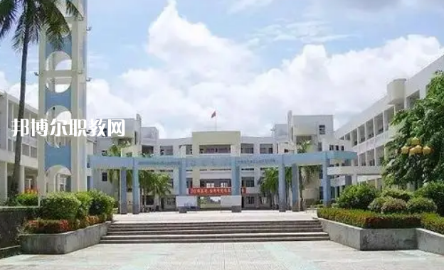 海南農(nóng)墾衛(wèi)生學(xué)校2022年報(bào)名條件、招生要求、招生對(duì)象