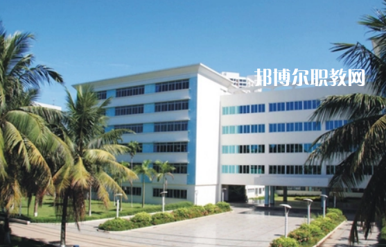 海南省衛(wèi)生學校2022年報名條件、招生要求、招生對象