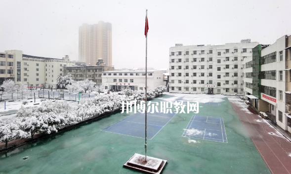 武漢第二衛(wèi)生學(xué)校2022年報(bào)名條件、招生要求、招生對(duì)象