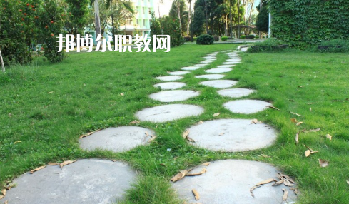 江漢油田職業(yè)技術學校2022年招生辦聯(lián)系電話