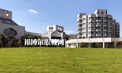 隨州高級(jí)技工學(xué)校2022年報(bào)名條件、招生要求、招生對(duì)象