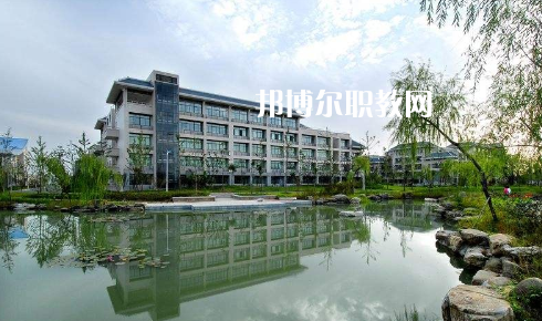 襄樊工業(yè)學校2022年報名條件、招生要求、招生對象