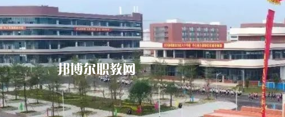 廣西醫(yī)科大學(xué)附設(shè)玉林衛(wèi)生學(xué)校2022年報名條件、招生要求、招生對象