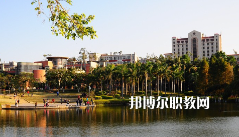 湖北東風(fēng)汽車技師學(xué)院2022年報(bào)名條件、招生要求、招生對象