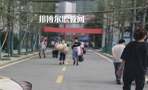 武漢新洲高級(jí)職業(yè)中學(xué)2022年報(bào)名條件、招生要求、招生對(duì)象