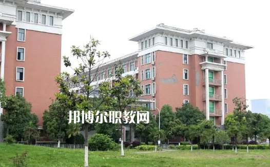 湖北機械工業(yè)學校2022年報名條件、招生要求、招生對象