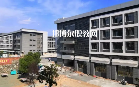 鄖西職業(yè)技術(shù)學(xué)校2022年報(bào)名條件、招生要求、招生對(duì)象