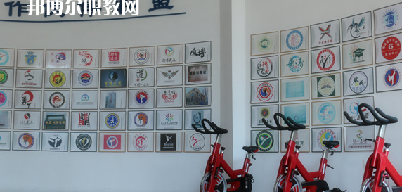 德陽弘正科技職業(yè)學(xué)校2023年報(bào)名條件、招生要求、招生對象