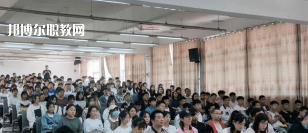 峨邊彝族自治縣職業(yè)高級(jí)中學(xué)校2023年學(xué)費(fèi)、收費(fèi)多少