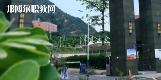 攀枝花市高級技工學校地址在哪里，哪個地區(qū)，哪個城市?