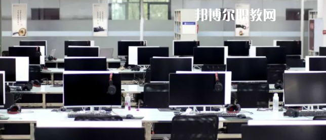 攀枝花技師學(xué)院地址在哪里，哪個地區(qū)，哪個城市?