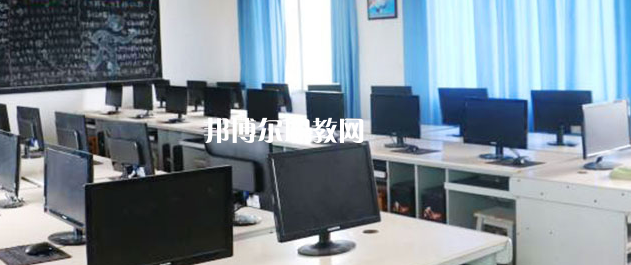 眉山市華興技工學校地址在哪里，哪個地區(qū)，哪個城市?