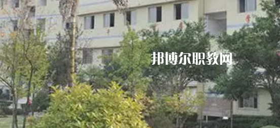 重慶市三峽職業(yè)技工學(xué)校地址在哪里，哪個地區(qū)，哪個城市?