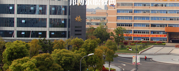 江蘇聯(lián)合職業(yè)技術(shù)學(xué)院無錫機(jī)電分院地址在哪里，哪個(gè)地區(qū)，哪個(gè)城市?
