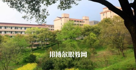 江蘇省宜興中等專業(yè)學(xué)校地址在哪里，哪個(gè)地區(qū)，哪個(gè)城市?