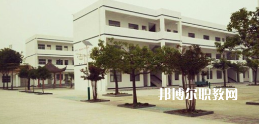 盱眙縣東方職業(yè)高級中學地址在哪里，哪個地區(qū)，哪個城市?