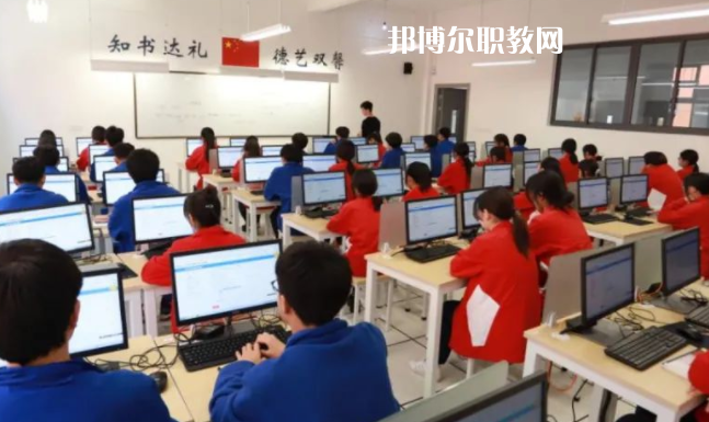 寧波市東坤職業(yè)高級中學地址在哪里，哪個地區(qū)，哪個城市?