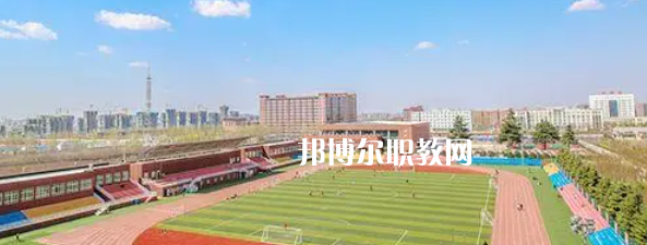 西安培華學(xué)院附屬職業(yè)中等專業(yè)學(xué)校地址在哪里，哪個地區(qū)，哪個城市?