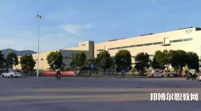 西安智能工業(yè)技工學校地址，乘車路線