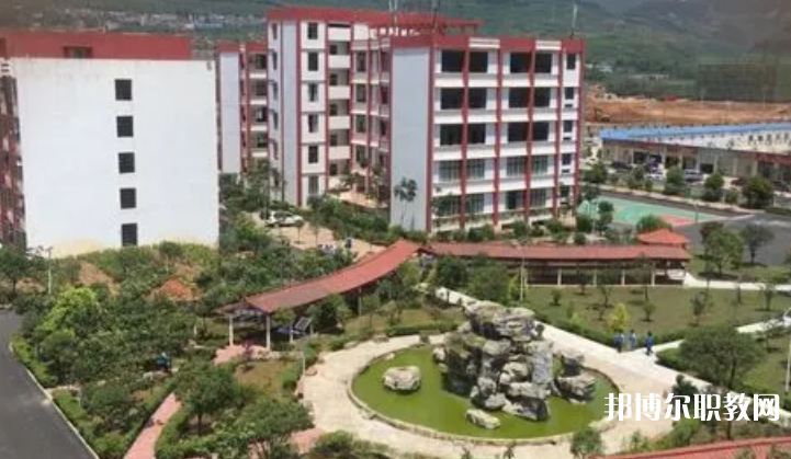 2023黔西南州昌文職業(yè)高中多少錢 黔西南州昌文職業(yè)高中各專業(yè)學(xué)費收費標(biāo)準