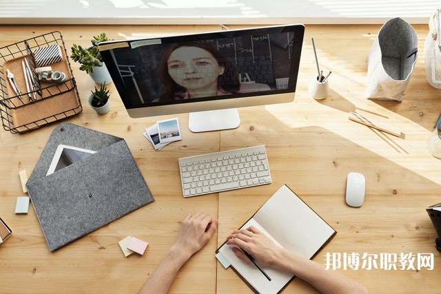 湖北哪里的中職學(xué)校能讀計算機(jī)科學(xué)與技術(shù)專業(yè)
