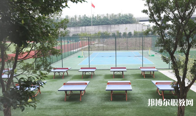 重慶2024年中專學?？刹豢梢钥即髮W