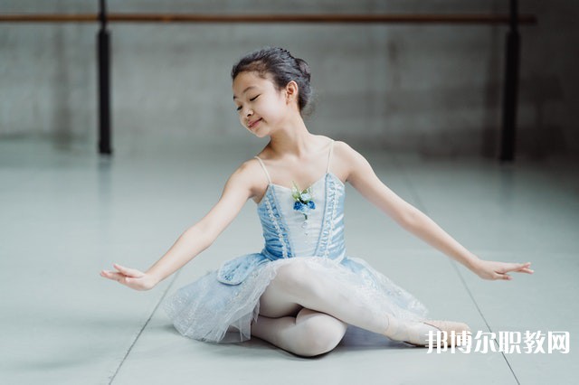 湖南哪里的中職學(xué)校能讀高級(jí)護(hù)理專(zhuān)業(yè)