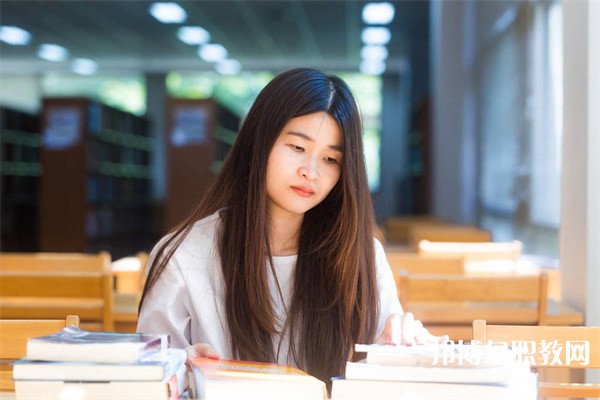 廣東哪里的職業(yè)學(xué)校能讀美容與形象設(shè)計(jì)專(zhuān)業(yè)