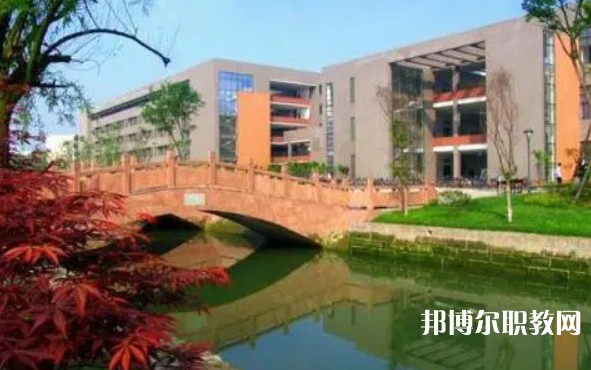 2024桂林市藝術(shù)學(xué)校招生計(jì)劃 招生人數(shù)是多少(附要求、條件、對(duì)象)