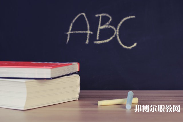 廣西哪里的中職學(xué)校能讀計(jì)算機(jī)應(yīng)用(平面、動(dòng)畫(huà)設(shè)計(jì))專(zhuān)業(yè)