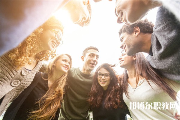 廣西哪里的中專學校能讀中醫(yī)康復保健按摩專業(yè)