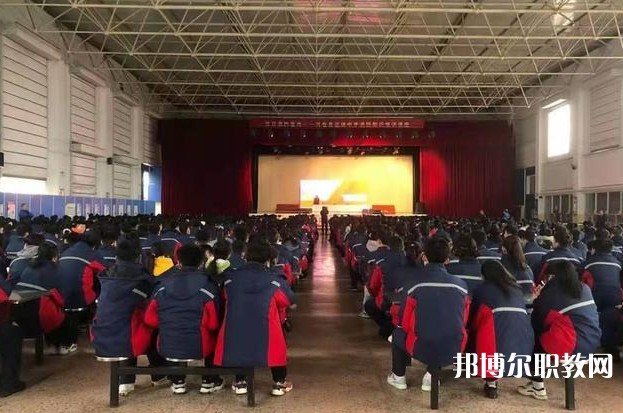 河曲縣巡鎮(zhèn)中學(xué)(職教班)怎么樣、好不好
