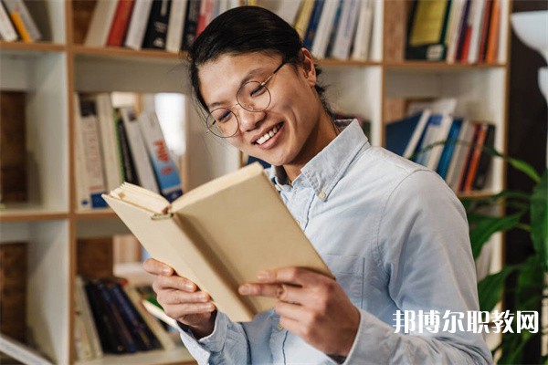 廣西哪里的職教中心能讀學(xué)前教育(幼兒教師、育嬰師方向)專業(yè)