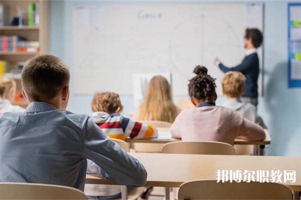 四川哪里的中職學(xué)校能讀計算機(jī)應(yīng)用及維護(hù)專業(yè)