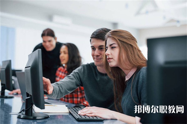 四川哪里的技工學校能讀室內(nèi)設(shè)計專業(yè)