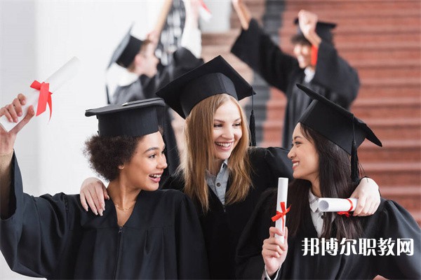 四川哪里的中專學校能讀計算機技術(shù)與應(yīng)用專業(yè)